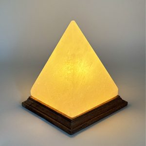 Foto principale Lampada di Sale Himalayano Bianco naturale a forma di Piramide 3-4Kg